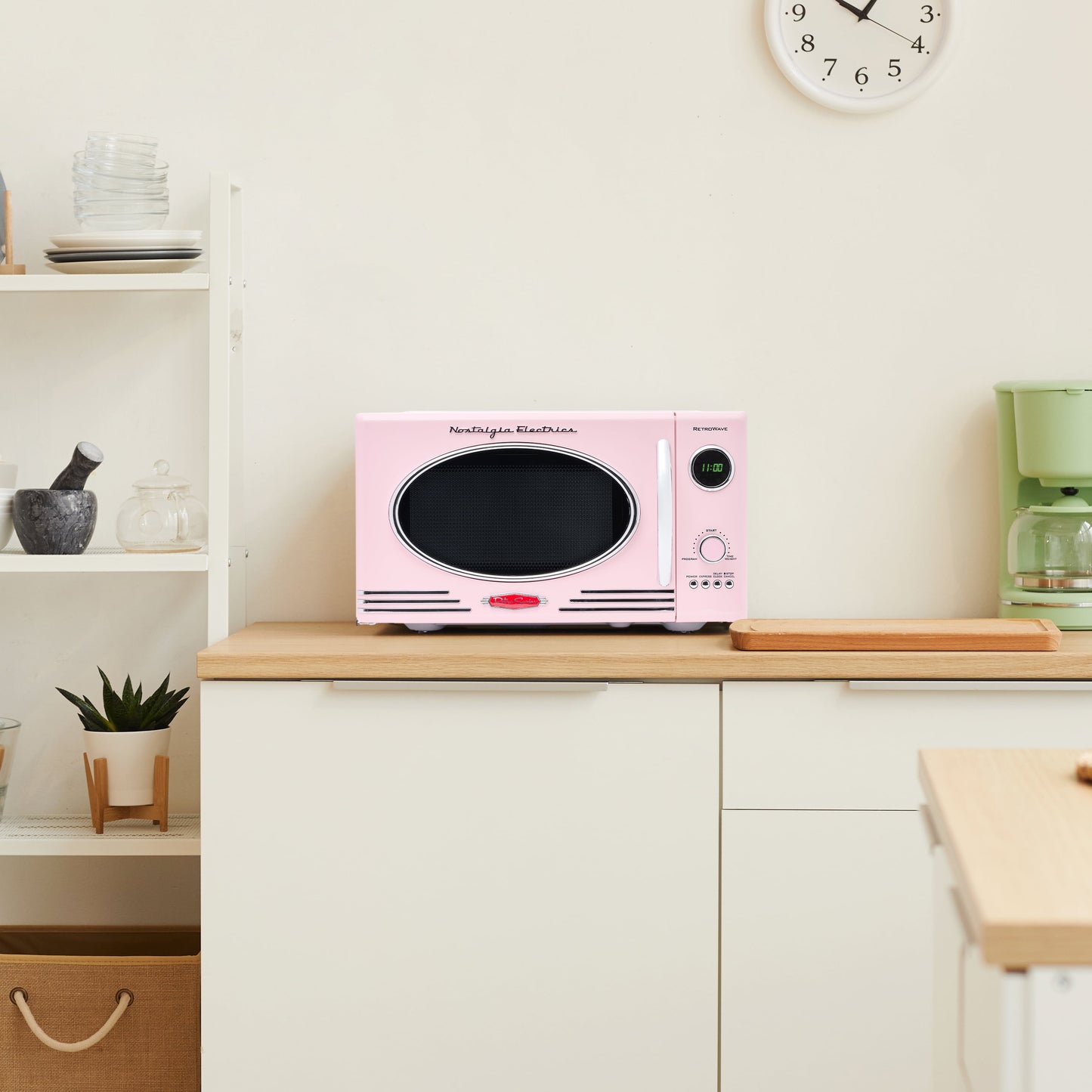 Nostalgia Retro Microwave for Countertop 0.9 Cu Ft Vintage Microwave, Pink