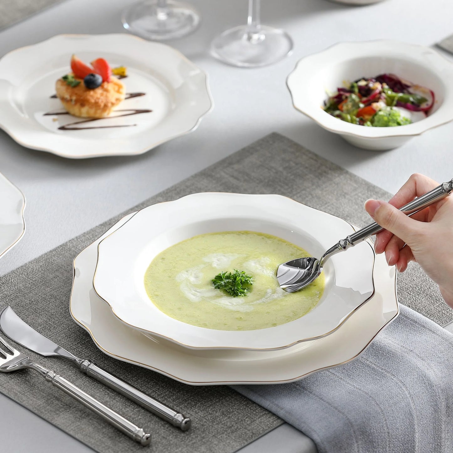 MALACASA Series LOTUS, 16-Piece Bone China Dinnerware Set, White with Golden Rim Dinner Sets, Service for 4