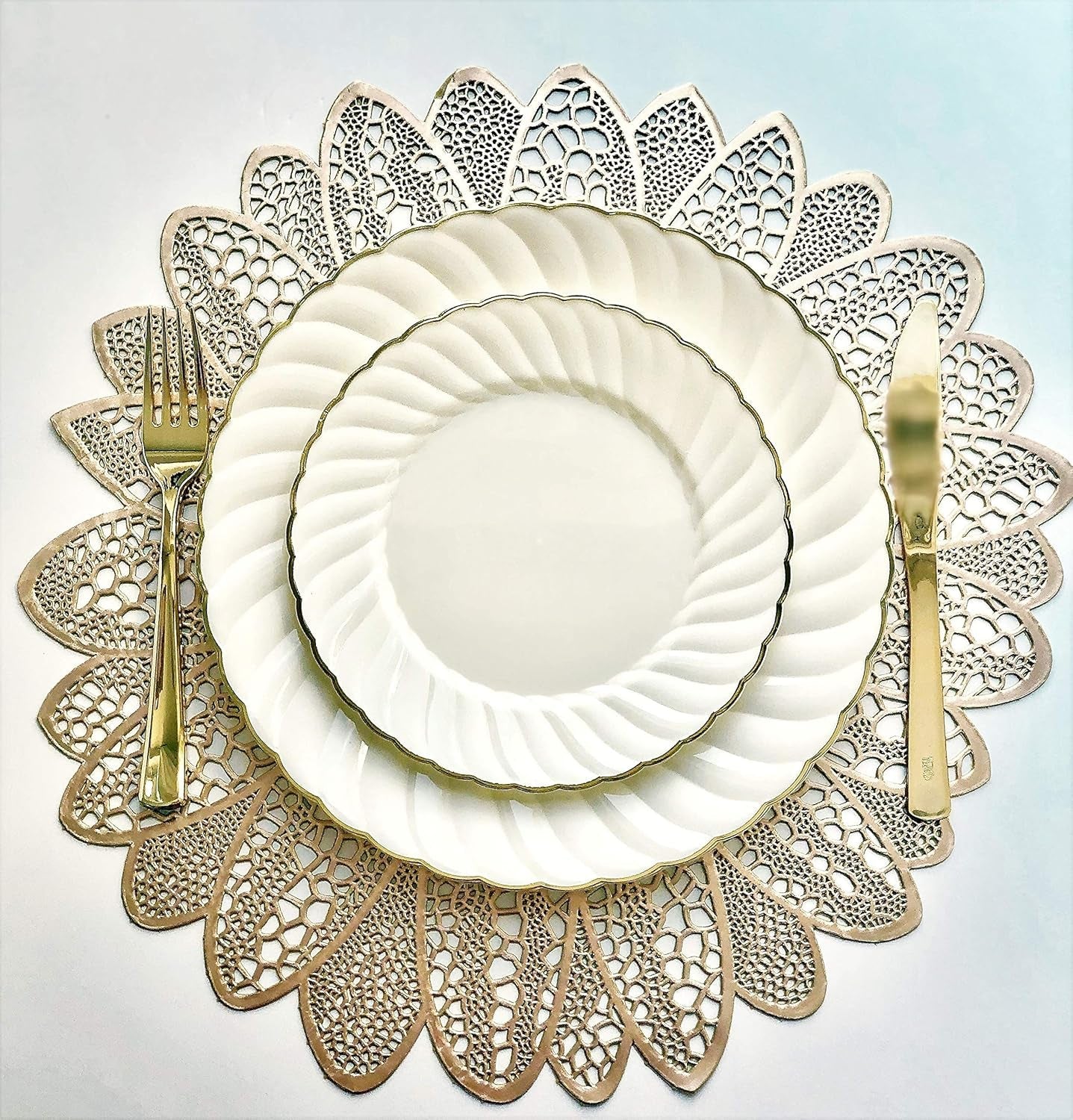 10-Piece Set of Pressed Vinyl Metallic Placemats for Weddings and Special Events (Fiore Gold)