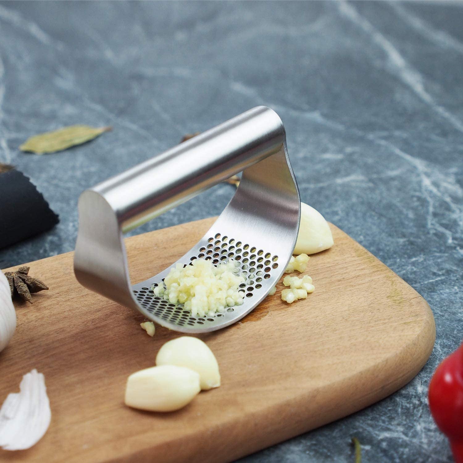 Gudoqi Stainless Steel Garlic Press Rocker - Ergonomic, Dishwasher Safe with Silicone Peeler & Cleaning Brush - Rust Proof Garlic Mincer for Effortless Cooking